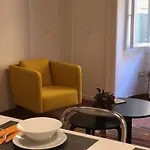 Sant'ambrogio Studio Διαμέρισμα *